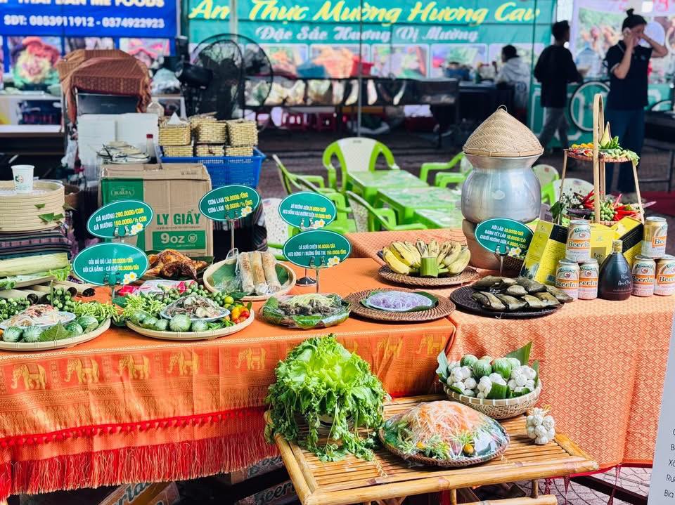 Gian hàng trưng bày Ẩm thực địa phương